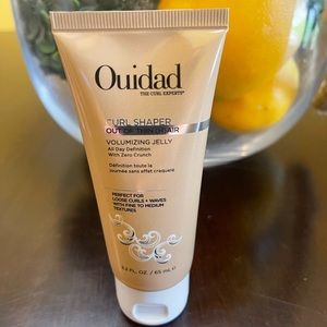 Curl shaper out of thin hair volumizing jelly. Used once